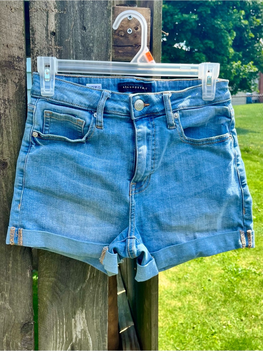 NW/OT Aeropostale Women's Light Blue Denim Roll-Hem Shorts Sz. 4